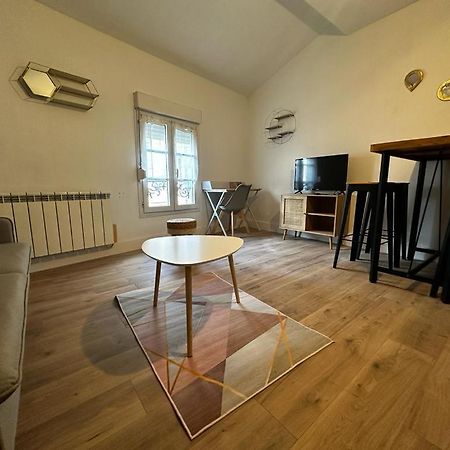 Le Petit Rempart Apartment Niort Bagian luar foto