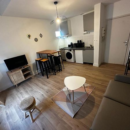 Le Petit Rempart Apartment Niort Bagian luar foto