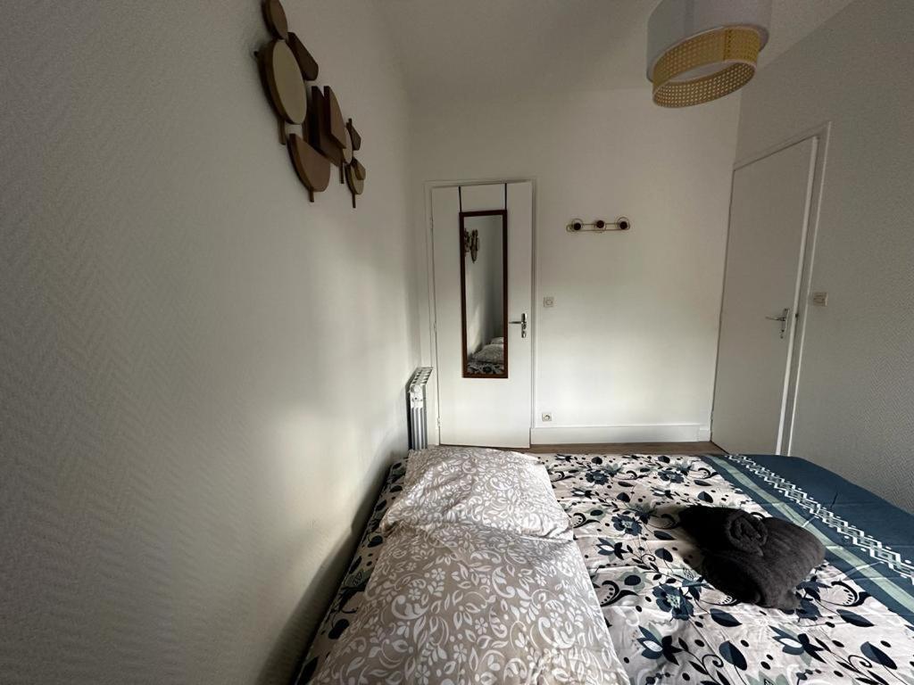 Le Petit Rempart Apartment Niort Bagian luar foto